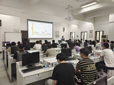 學(xué)院舉辦化學(xué)品及氣體鋼瓶安全知識(shí)培訓(xùn)，提升師生安全防范意識(shí)